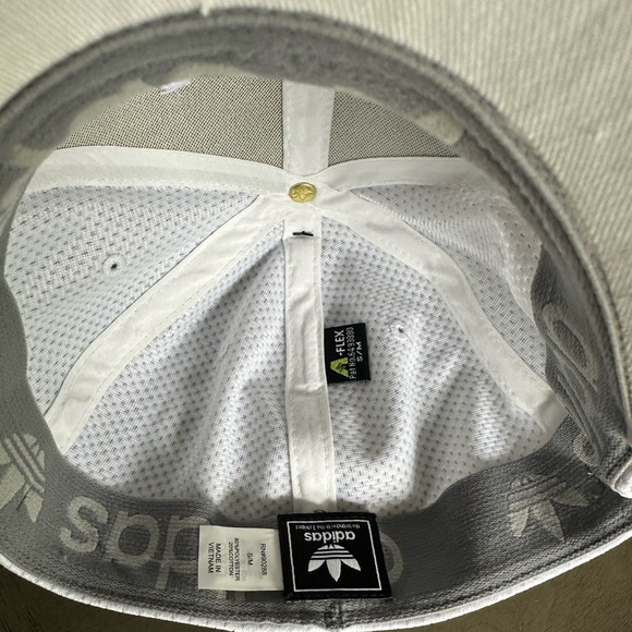 Score this sporty Adidas Baseball Cap! - Picture 2 of 3